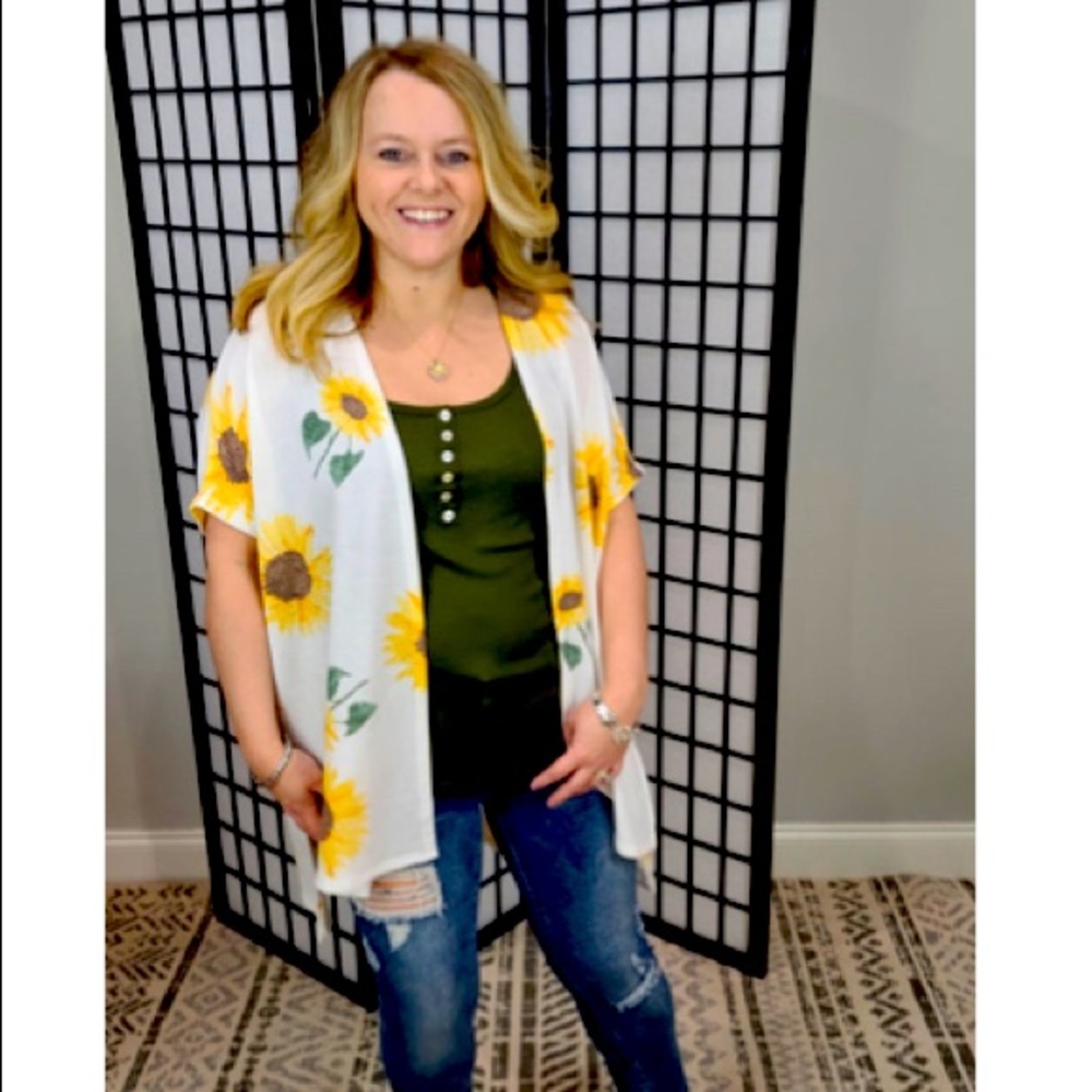 Sunflower Cardigan by 7th Ray . USA made soft polyester, rayon . Fall ready ! M
